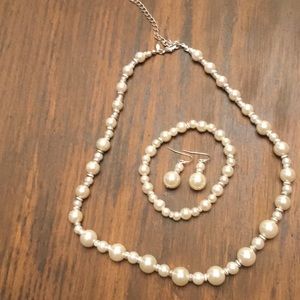 Pearl earrings bracelet and necklace